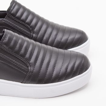 Tênis slip on - PRETA