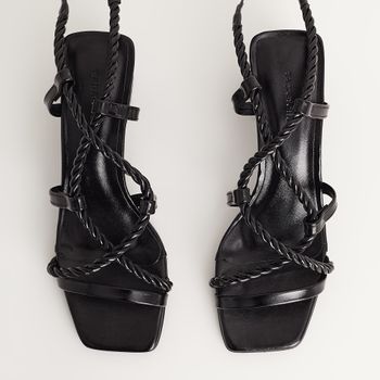 Sandália média tira trançadas - PRETA