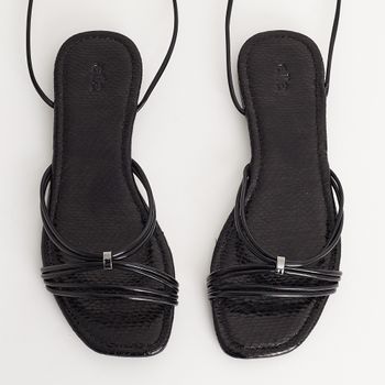 Rasteira metalizada cruzada - PRETA