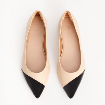 Sapatilha Bico Fino em Verniz - AMENDOA/PRETO