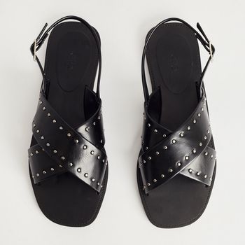 Rasteira Cruzada Tachas - PRETA