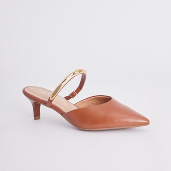 Mule Bico Fino com Adorno Metálico - CARAMELO